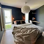 Dom wakacyjny Delikat, Moderne Og Komfortabel Med Panoramautsikt Over Nisser *