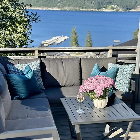 Casa de Férias Delikat, Moderne Og Komfortabel Med Panoramautsikt Over Nisser *