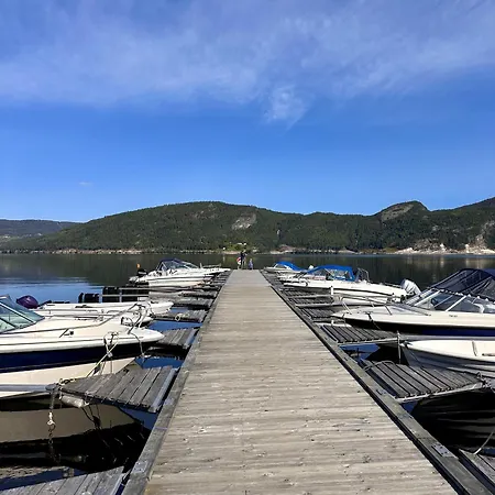 Delikat, Moderne Og Komfortabel Med Panoramautsikt Over Nisser Casa de Férias
