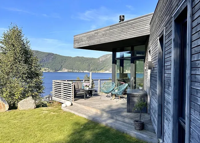 Delikat, Moderne Og Komfortabel Med Panoramautsikt Over Nisser * Fjone