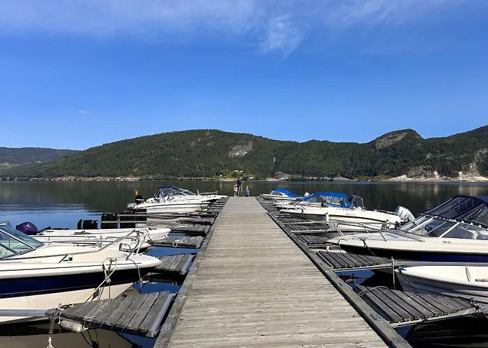 Delikat, Moderne Og Komfortabel Med Panoramautsikt Over Nisser Feriehus